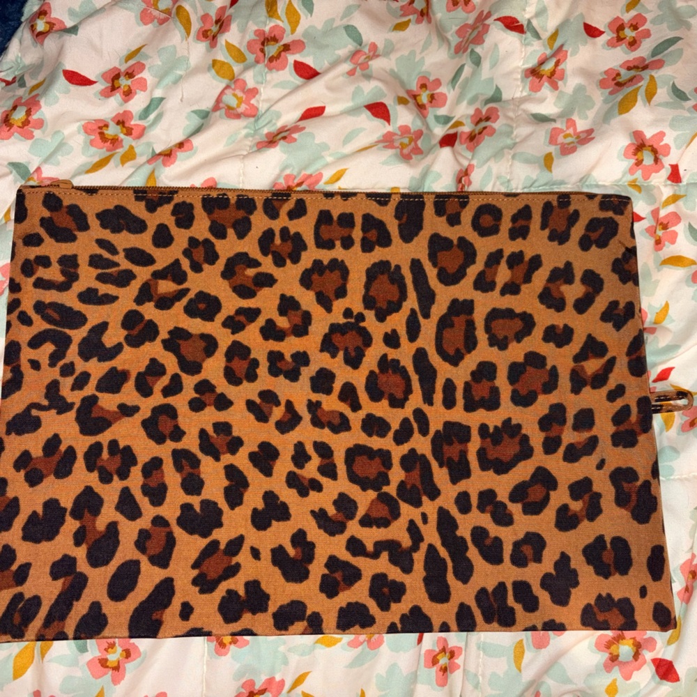 Leopard Baggu go pouch